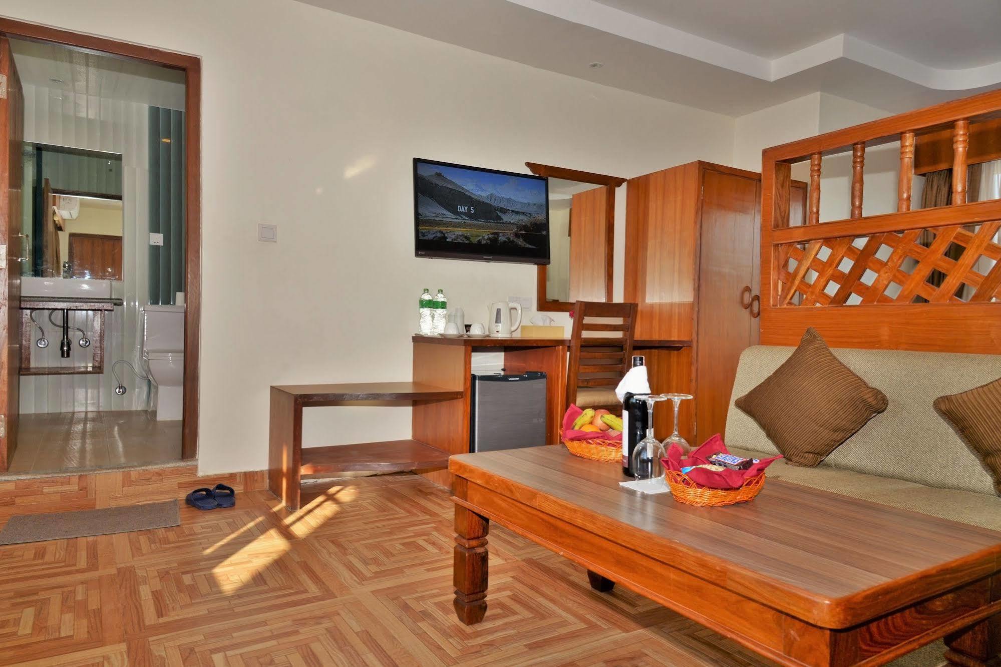 Hotel Mountain View - Lakeside Pokhara Exterior foto